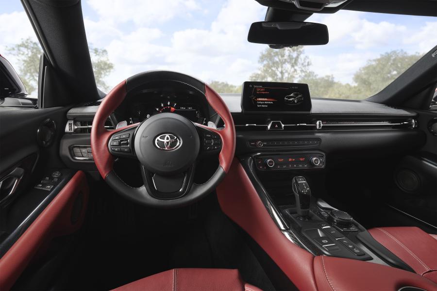 Торпедо Toyota GR Supra Launch Edition (A90) 2019 года  (NA) (фото 4 из 37)